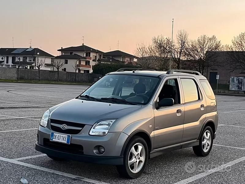 Usata Suzuki Ignis GL 99 CV (72 kW) 2008 Grigio Utilitaria