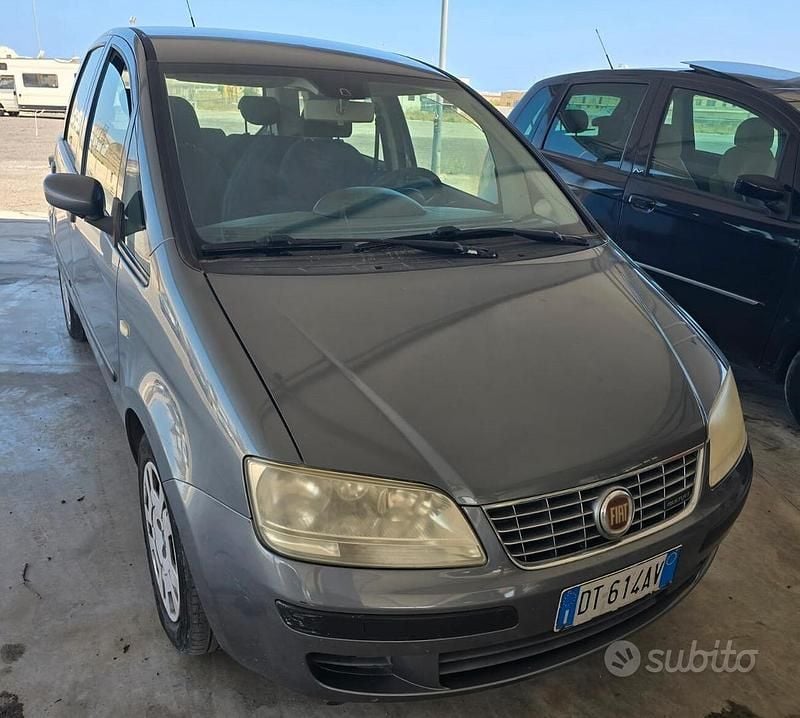 Usata Fiat Idea 90 CV (66 kW) 2010 Grigio Monovolume