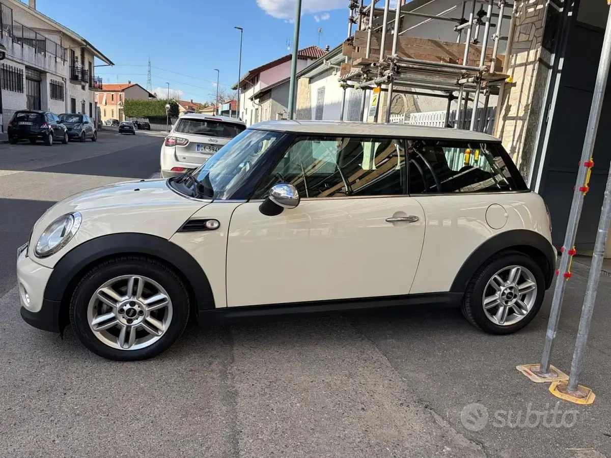 Occasion Mini Cooper D 112 ch (82 kW) 2012 Beige Citadine