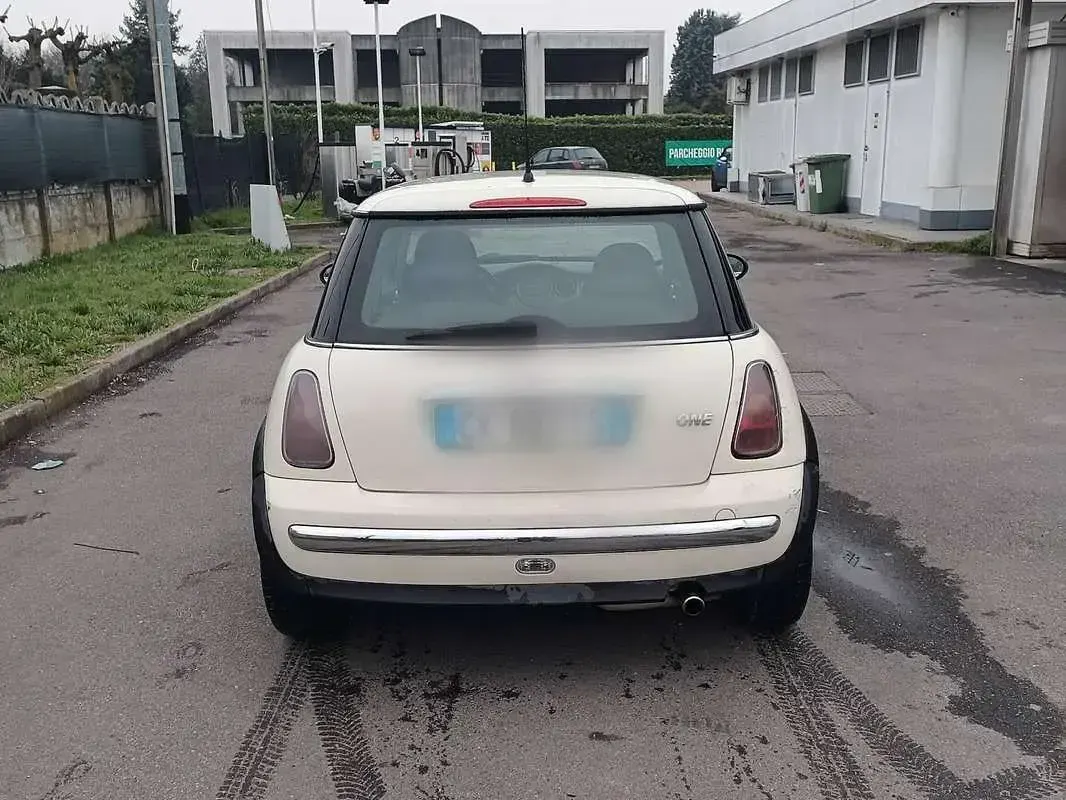 Usata Mini ONE 90 CV (66 kW) 2004 Utilitaria