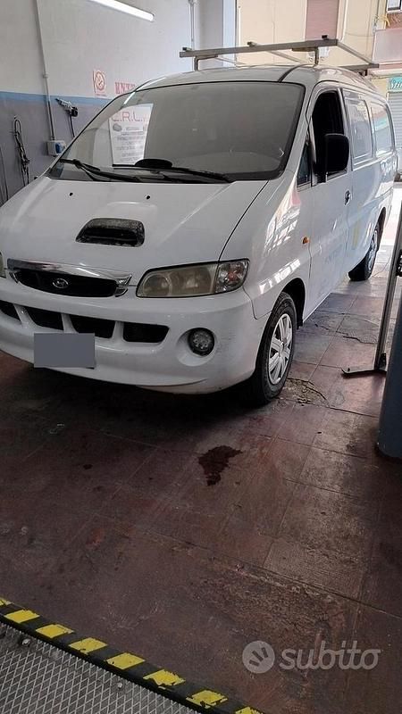 Usata Hyundai H-1 2004 Bianco Monovolume