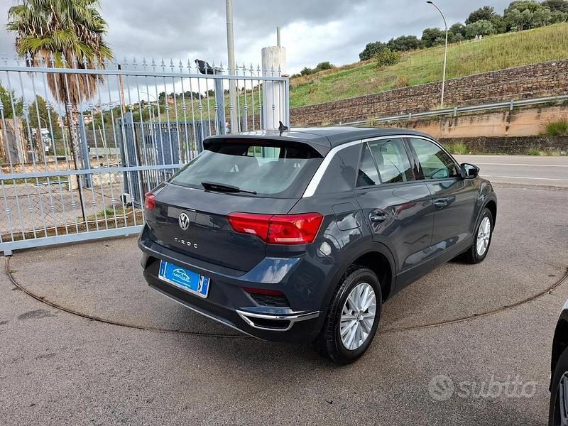 Usata VW T-Roc 115 CV (84 kW) 2019 Grigio SUV