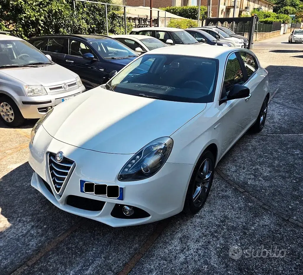 Usata Alfa Romeo Giulietta Distinctive 120 CV (88 kW) 2014 Bianco Utilitaria
