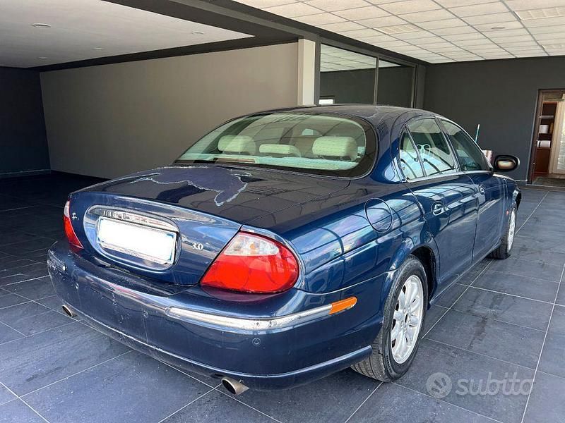 Usata Jaguar S-Type Executive 238 CV (175 kW) 2002 Blu Berlina