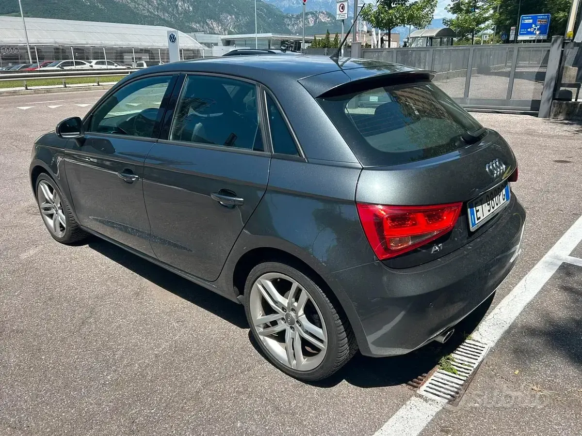 Usata Audi A1 Sportback S-Line 90 CV (66 kW) 2014 Grigio Utilitaria