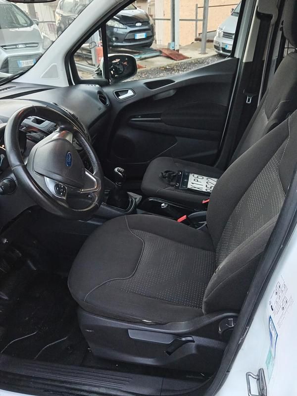 Usata Ford Tourneo Courier 95 CV (69 kW) 2017 Bianco Monovolume