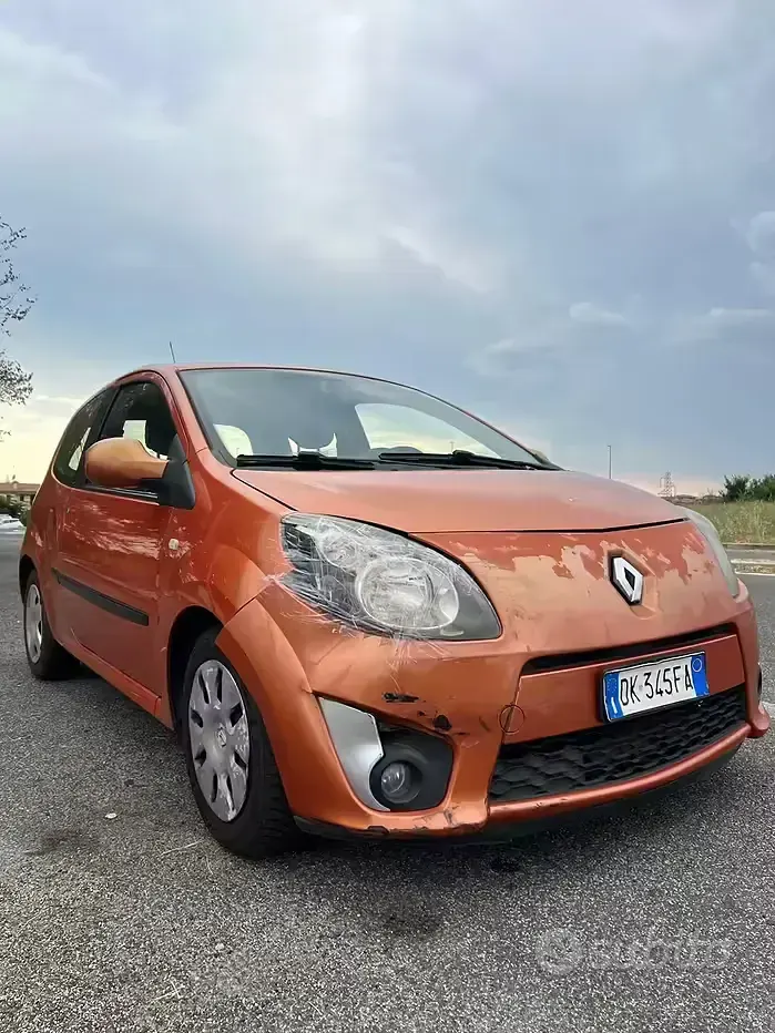 Usata Renault Twingo 75 CV (55 kW) 2007 Arancione Utilitaria