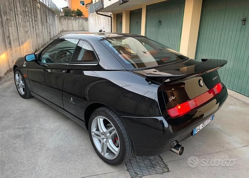 Usata Alfa Romeo GTV 240 CV (176 kW) 2003 Nero Coupé