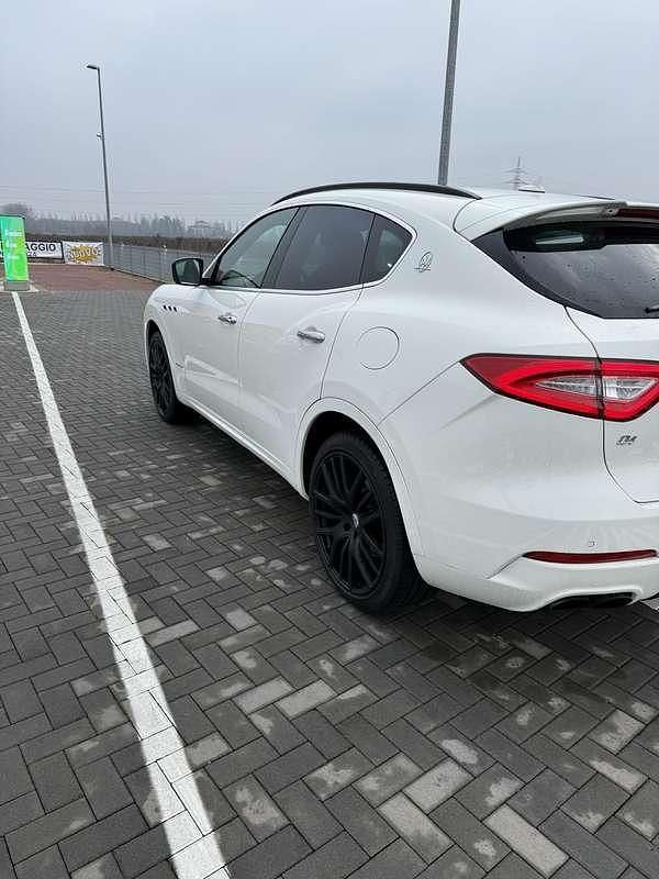 Usata Maserati Levante 275 CV (202 kW) 2018 SUV