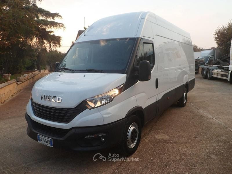 Usata Iveco Daily 160 CV (117 kW) 2020 Bianco Furgone