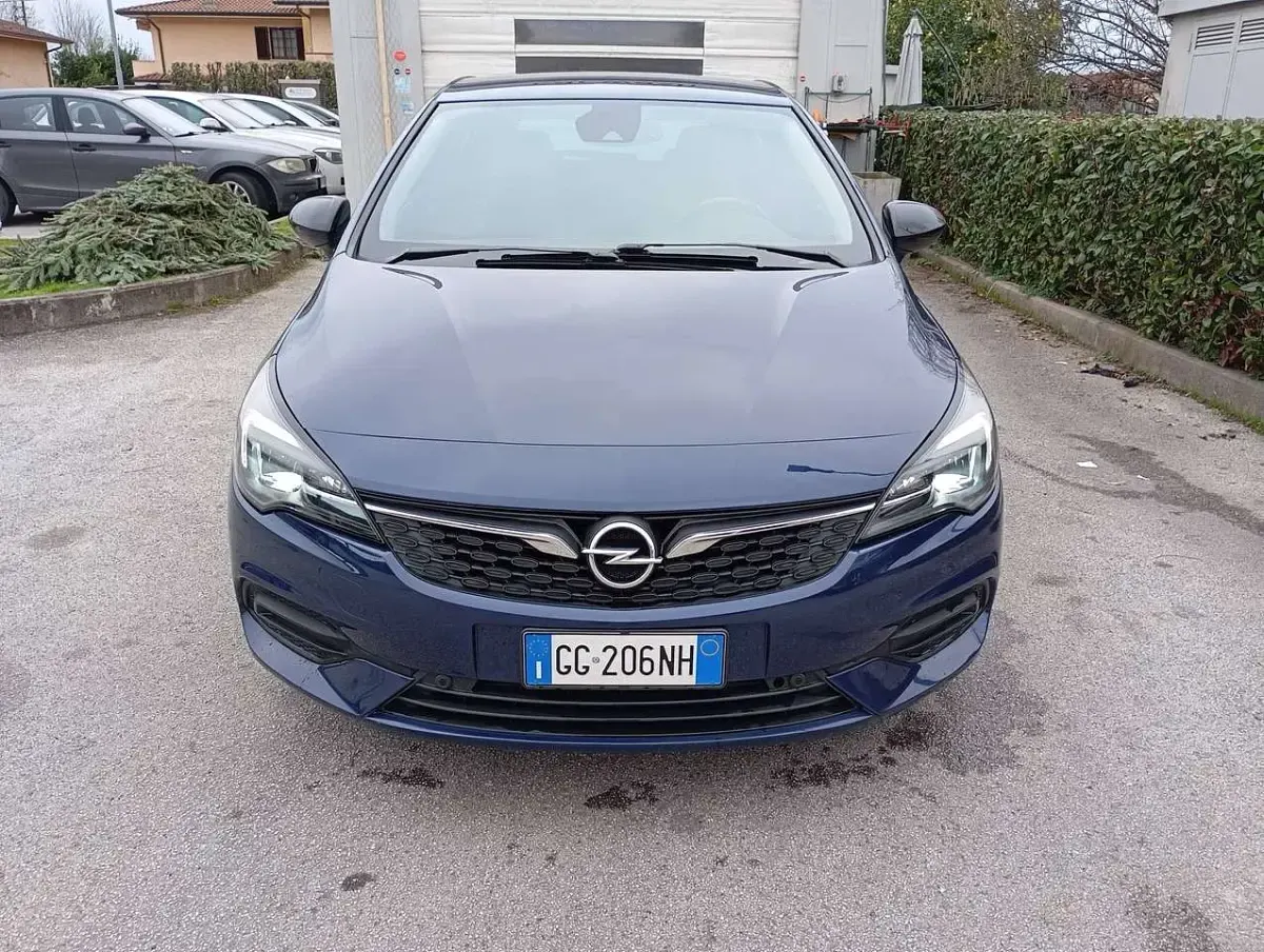 Usata Opel Astra Business Elegance 122 CV (89 kW) 2021 Blu/azzurro Berlina