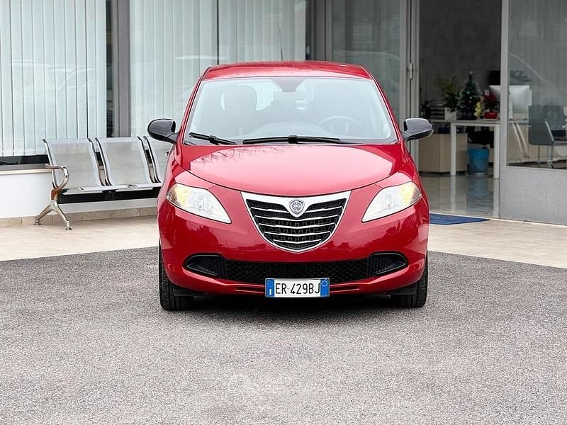 Usata Lancia Ypsilon 95 CV (69 kW) 2013 Rosso Utilitaria