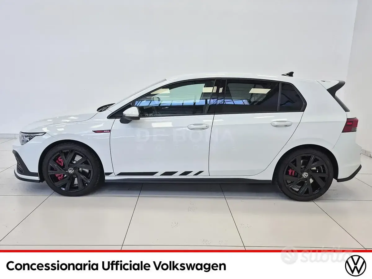 Usata VW Golf VIII GTI Clubsport 300 CV (220 kW) 2024 Bianco Utilitaria