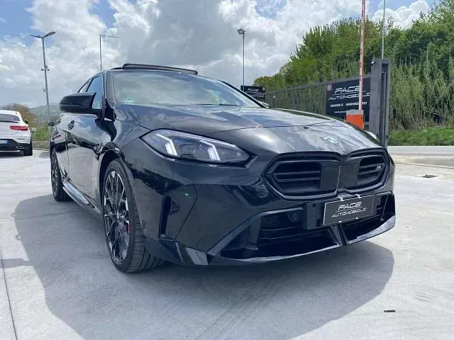 Usata BMW M135 Performance 300 CV (220 kW) 2025 Nero metallizzato Utilitaria