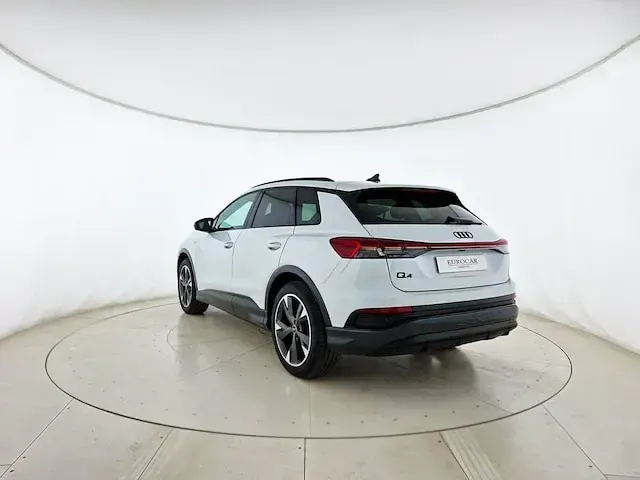 Usata Audi Q4 e-tron S-Line 210 kW (286 CV) 2024 Bianco ghiacciaio metallizzato SUV