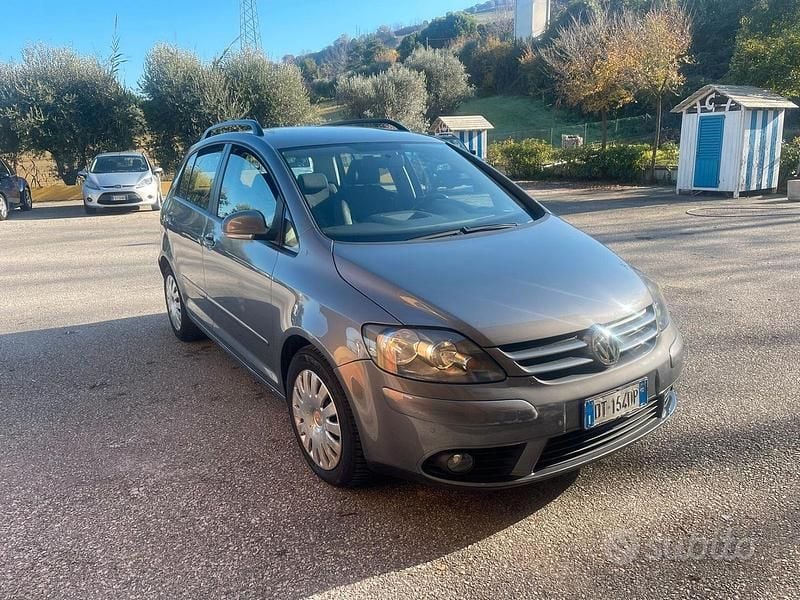 Usata VW Golf Plus Cross Sportline 104 CV (76 kW) 2008 Grigio Monovolume