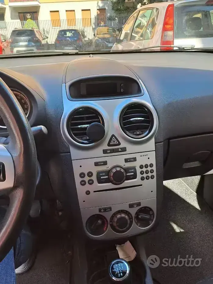 Usata Opel Corsa 75 CV (55 kW) 2012 Grigio Utilitaria
