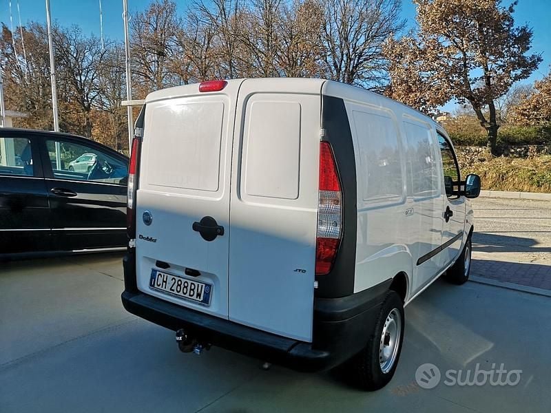 Usata Fiat Doblò 104 CV (76 kW) 2005 Bianco Monovolume