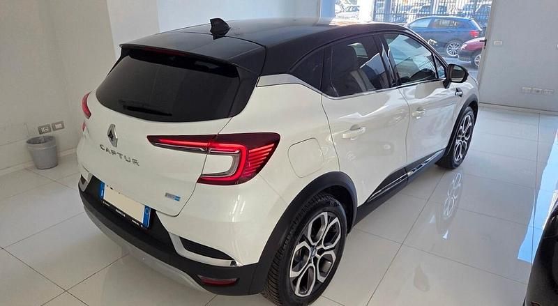 Usata Renault Captur Intens 93 CV (68 kW) 2021 Bianco SUV