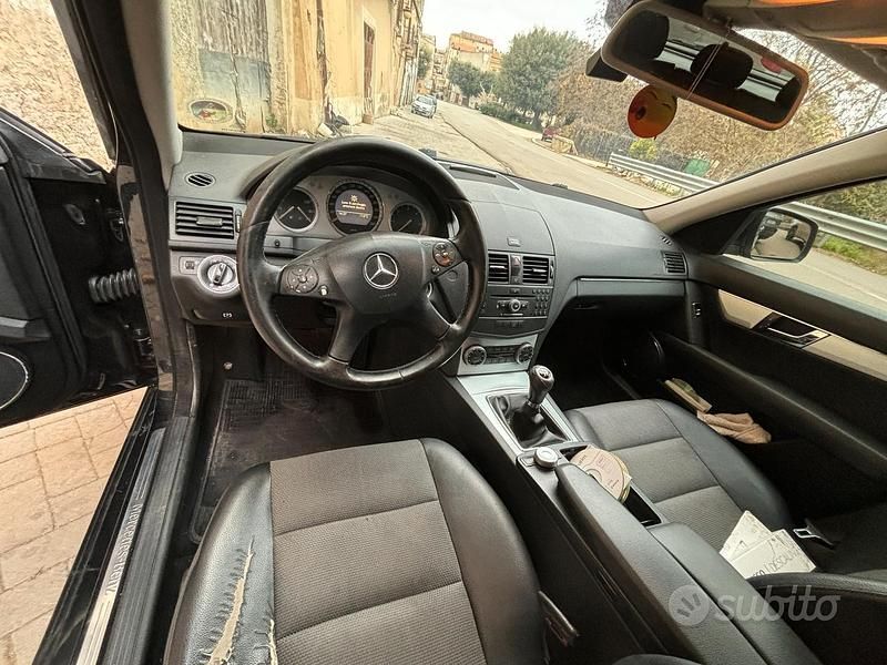 Usata Mercedes C220 170 CV (125 kW) 2008 Nero Station wagon