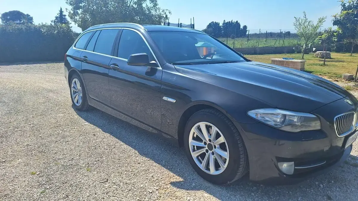 Usata BMW 520 Efficient Dynamics 184 CV (135 kW) 2013 Grigio Station wagon
