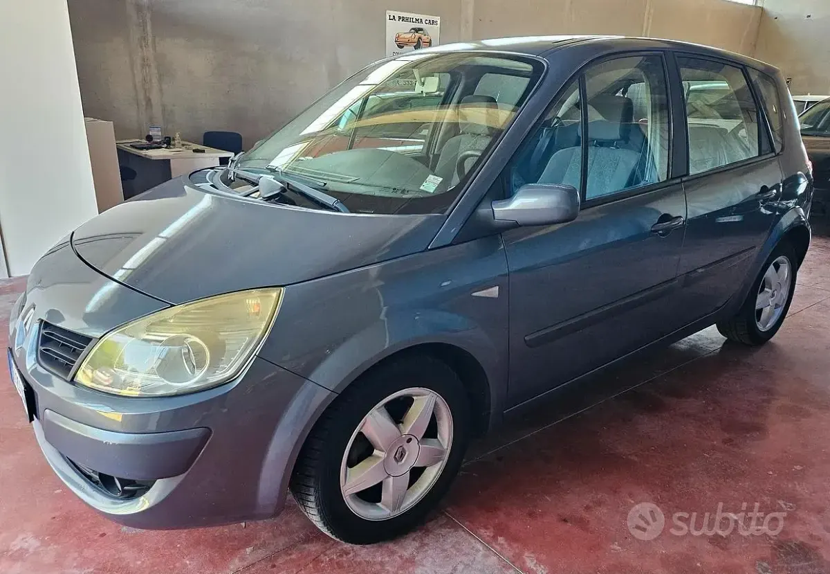 Usata Renault Scenic E-Tech 102 CV (75 kW) 2008 Blu Monovolume