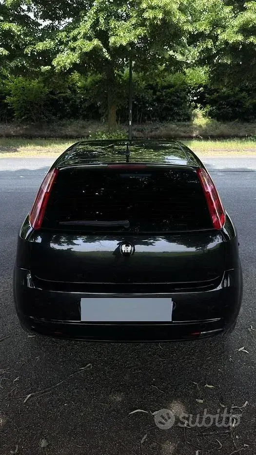 Usata Fiat Grande Punto 65 CV (47 kW) 2006 Nero Utilitaria