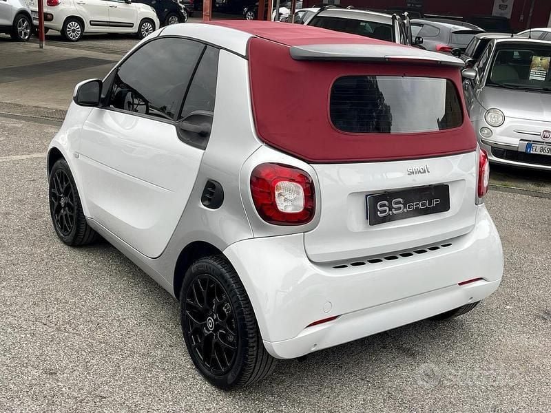 Usata Smart ForTwo Coupé 41 CV (30 kW) 2017 Utilitaria
