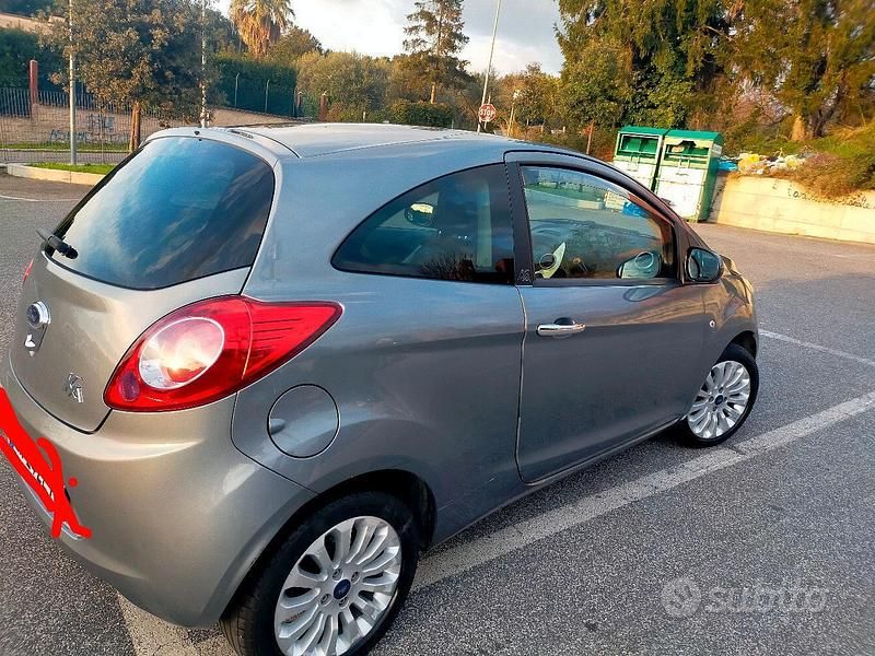 Usata Ford Ka 69 CV (50 kW) 2014 Grigio Berlina