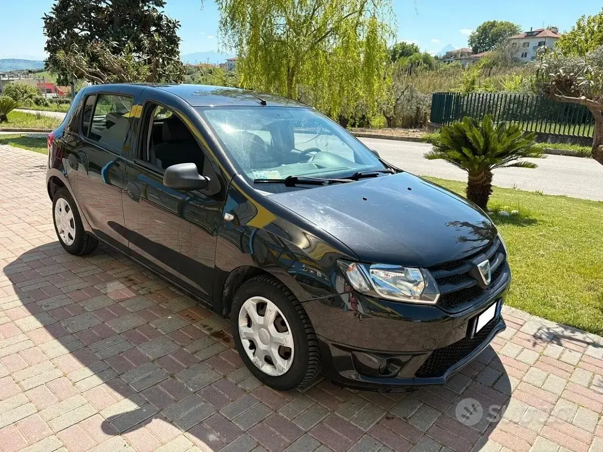 Usata Dacia Sandero 75 CV (55 kW) 2013 Nero Berlina