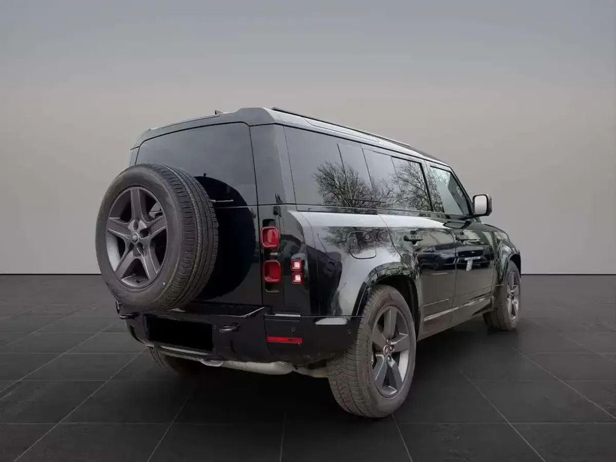 Usata Land Rover Defender Black Edition 249 CV (183 kW) 2025 Nero SUV