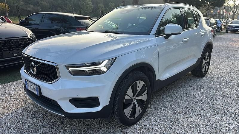 Bianco Usata 2022 Volvo XC40 Business Edition SUV | 21.999 € (Super prezzo) - Immagine 1/4