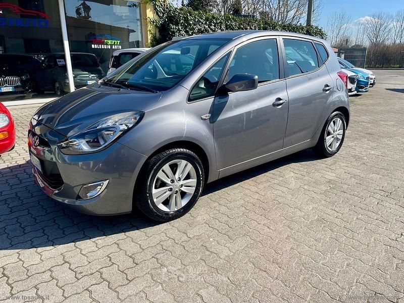Usata Hyundai ix20 Comfort 90 CV (66 kW) 2012 Gray Utilitaria