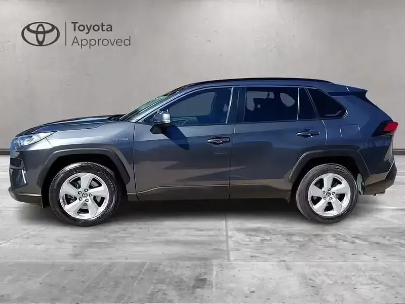 Usata Toyota RAV4 Hybrid 218 CV (160 kW) 2020 Grigio SUV