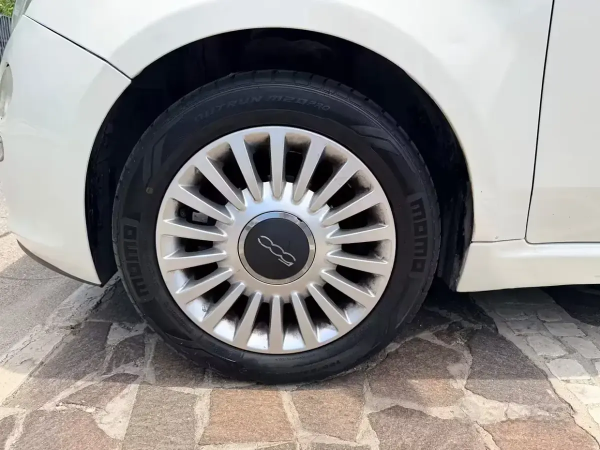 Usata Fiat 500 Lounge 69 CV (50 kW) 2011 Bianco Utilitaria