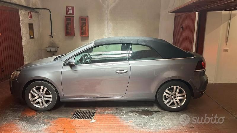Usata VW Golf Cabriolet 122 CV (89 kW) 2012 Grigio Cabrio
