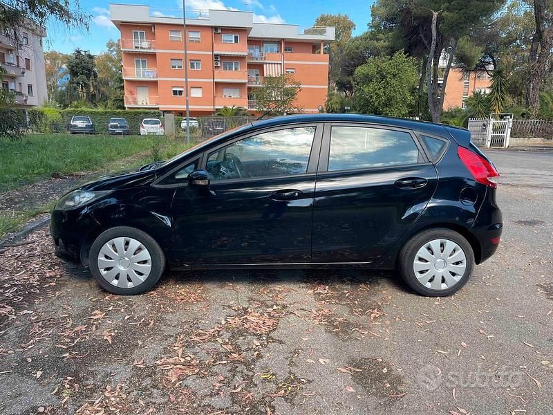 Usata Ford Fiesta Titanium 82 CV (60 kW) 2009 Nero Berlina