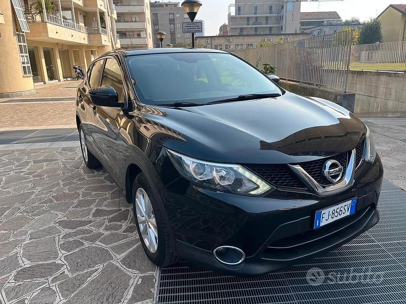 Usata Nissan Qashqai Acenta 116 CV (85 kW) 2017 Nero SUV