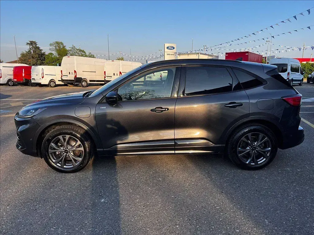 Usata Ford Kuga ST-Line 225 CV (165 kW) 2023 Grigio SUV