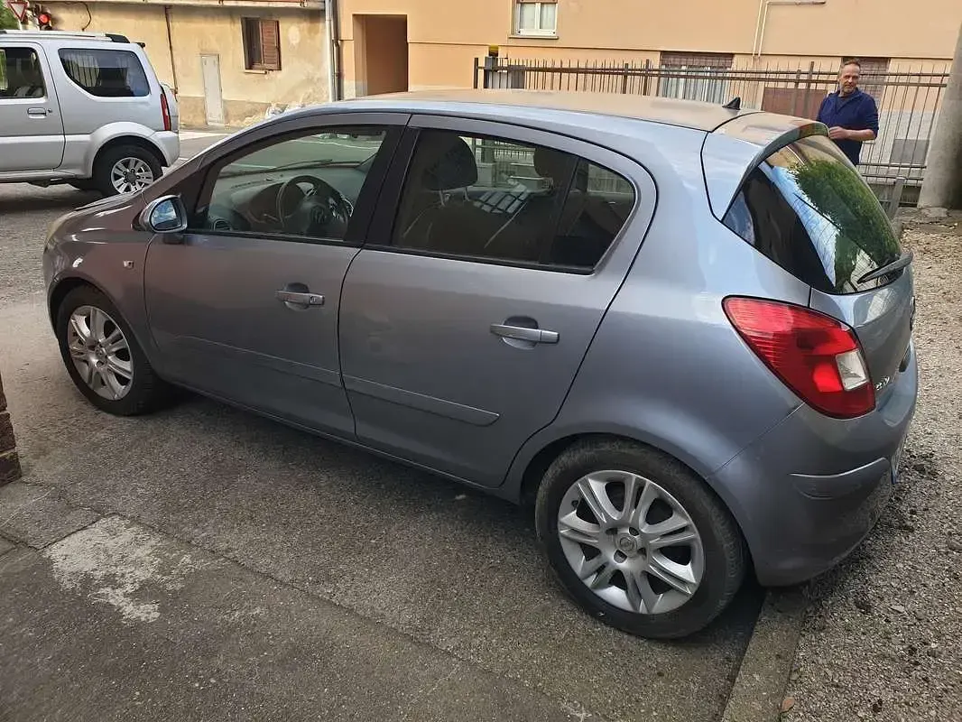 Usata Opel Corsa Cosmo 80 CV (58 kW) 2007 Utilitaria
