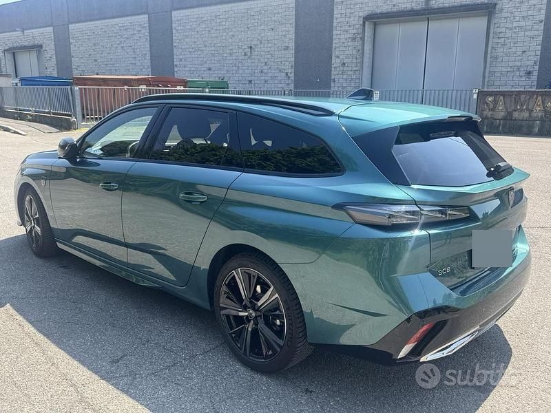 Usata Peugeot 308 SW GT 131 CV (96 kW) 2024 Verde Station wagon