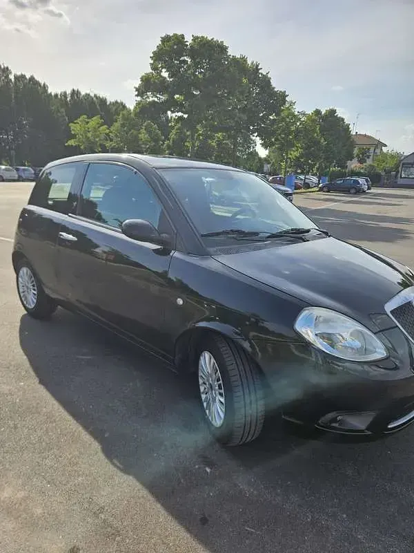 Usata Lancia Ypsilon 60 CV (44 kW) 2007 Utilitaria