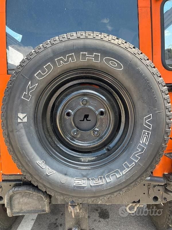 Usata Land Rover Defender 113 CV (83 kW) 1991 Giallo SUV