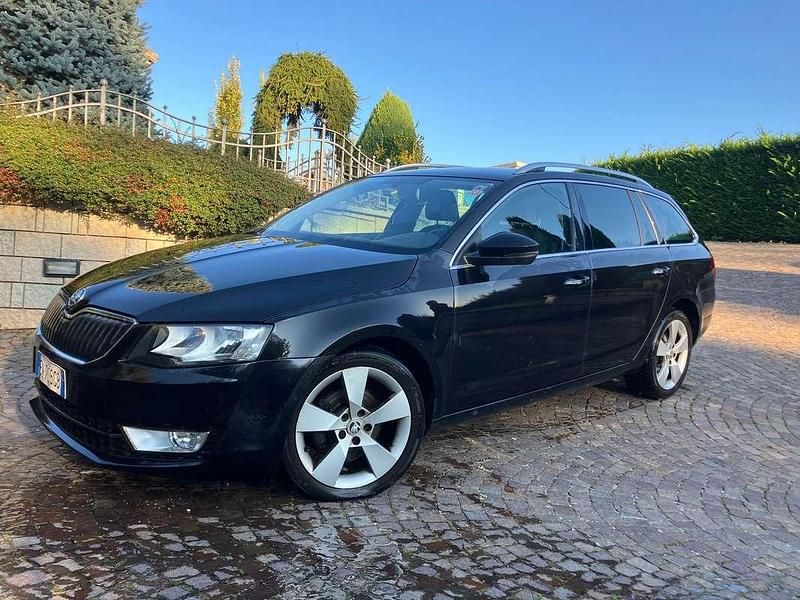 Nero Usata 2014 Skoda Octavia Ambition Station wagon | 8000 € (Buon prezzo) - Immagine 1/4