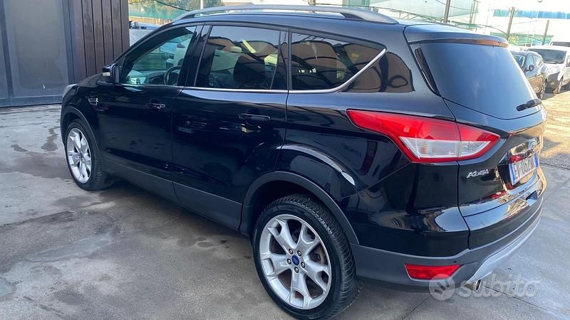 Usata Ford Kuga Business Edition 140 CV (102 kW) 2014 Nero SUV
