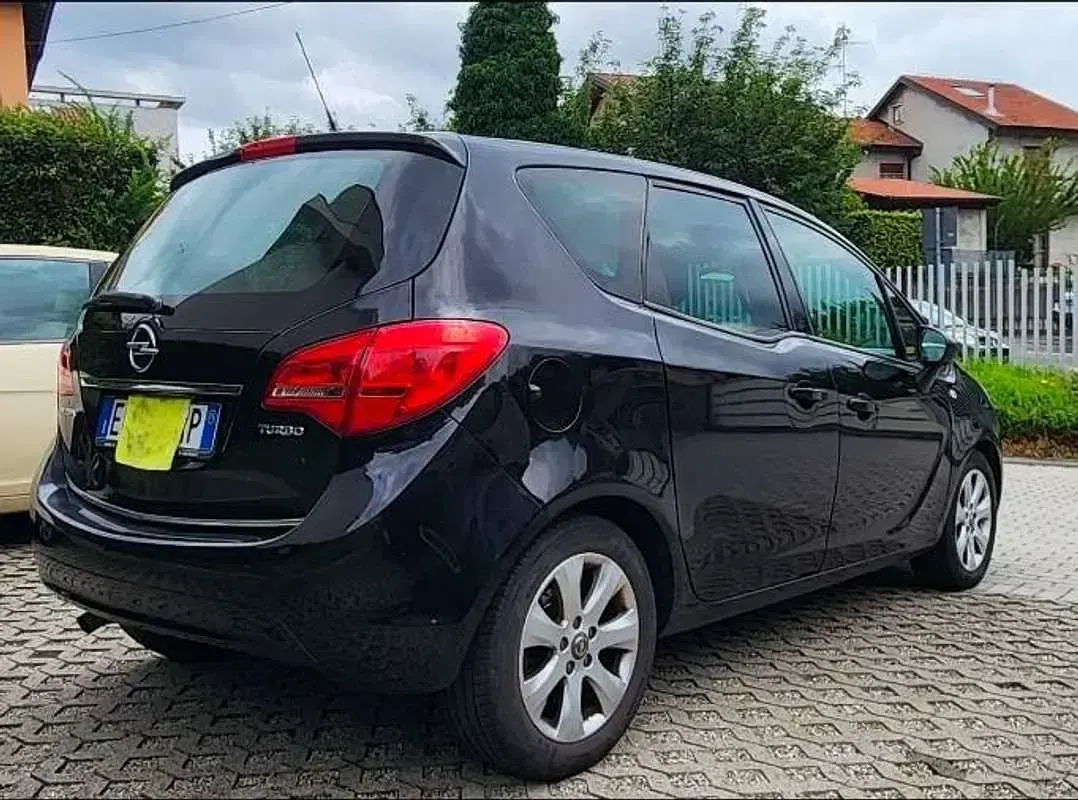 Usata Opel Meriva Cosmo 120 CV (88 kW) 2011 Nero Monovolume