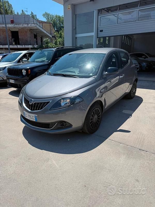 Usata Lancia Ypsilon S 69 CV (50 kW) 2021 Grigio Utilitaria