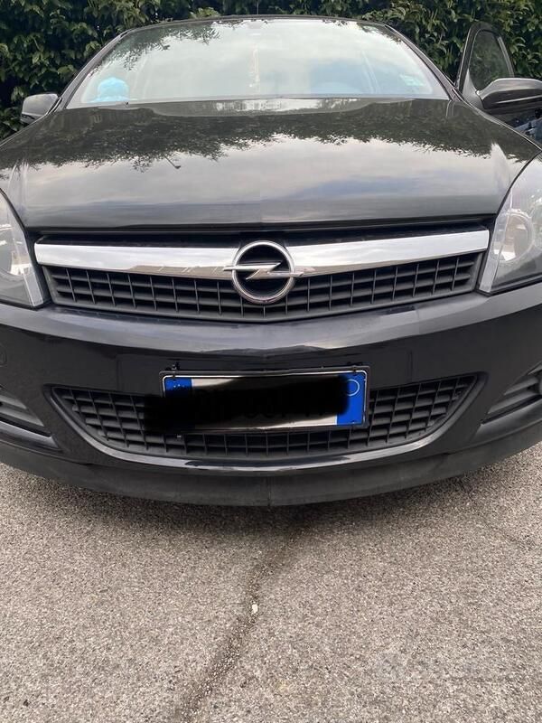 Usata Opel Astra 101 CV (74 kW) 2008 Nero Utilitaria