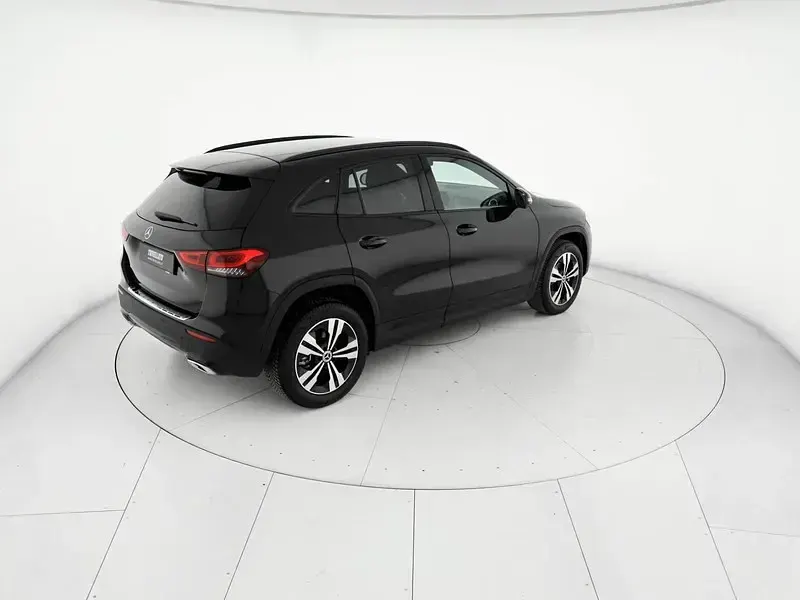 Usata Mercedes GLA180 116 CV (85 kW) 2021 Nero SUV