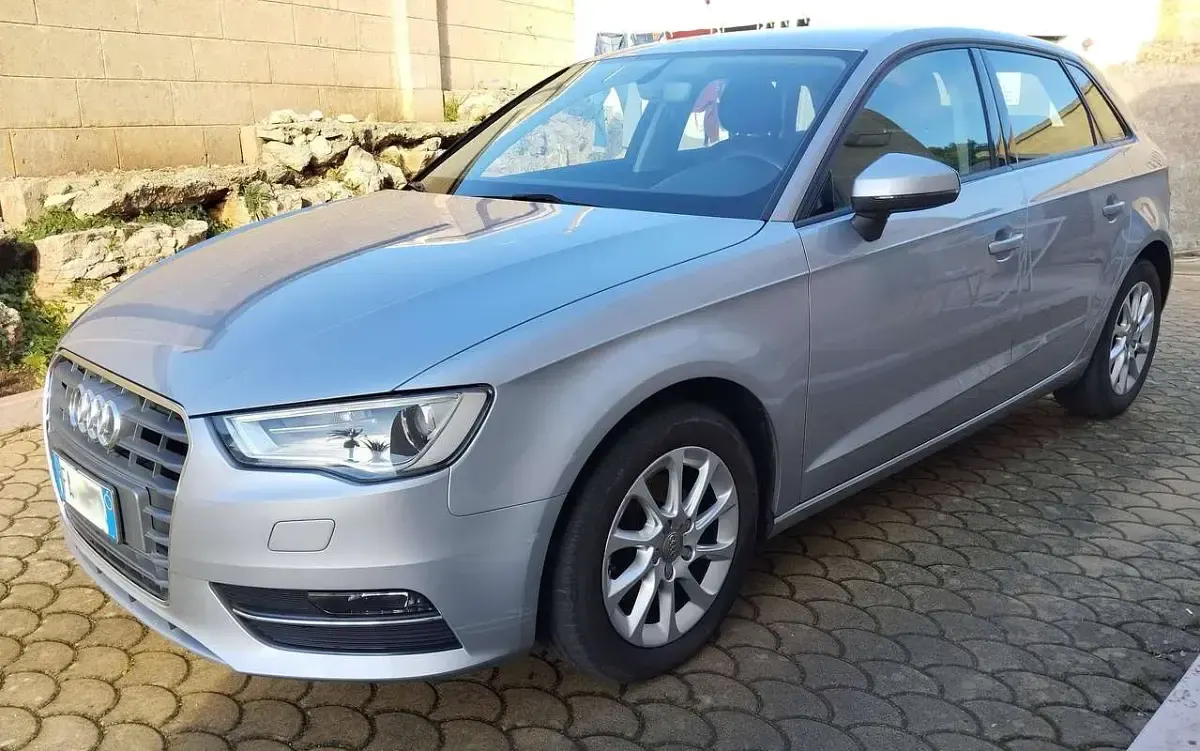 Usata Audi A3 Business 110 CV (80 kW) 2015 Argento Berlina
